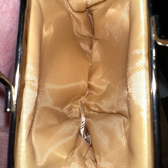 Paris Themed White Coin Purse - Picture 4 of 5